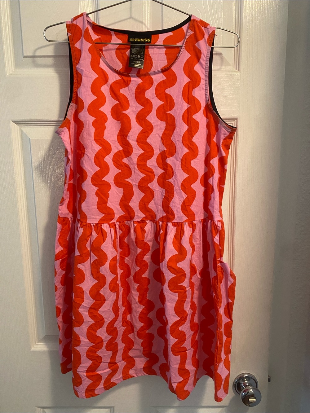 Nooworks Pink and Red Wavy Mini Dress